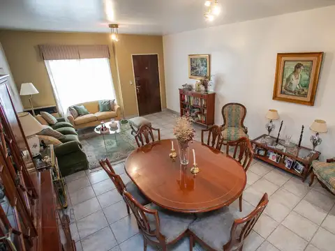 Venta casa tipo duplex de 5 ambientes en caballito