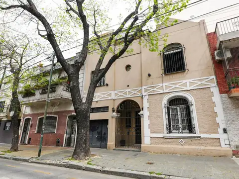 Venta casa colegiales 6 ambientes cochera quincho