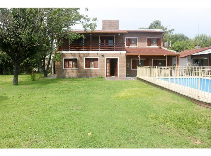 Casa · 200m² · 7 Ambientes · 4 Cocheras