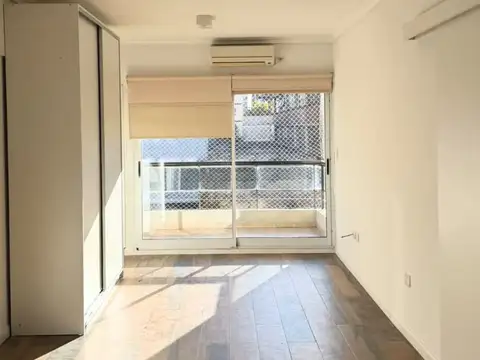 Monoambiente moderno y muy luminoso, balcón al contrafrente, vista abierta, a estrenar!