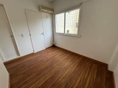 Semipiso al contrafrente, en excelente ubicación