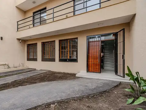 Venta casa 6 amb. reciclada en villa real