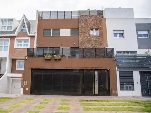 Casa en barrio naon