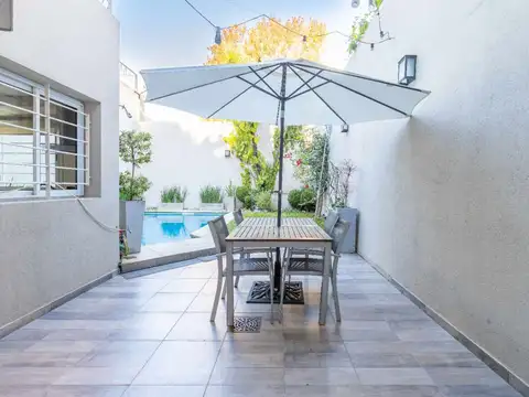 Venta de casa jardin pileta cochera villa urquiza