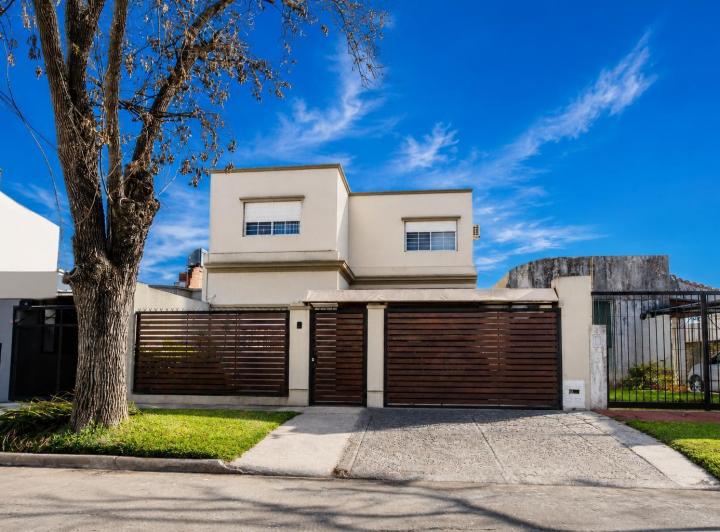 Casa · 155m² · 5 Ambientes · 1 Cochera