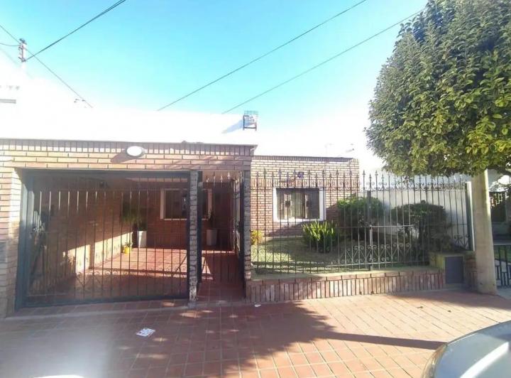 Casa · 125m² · 6 Ambientes · 1 Cochera