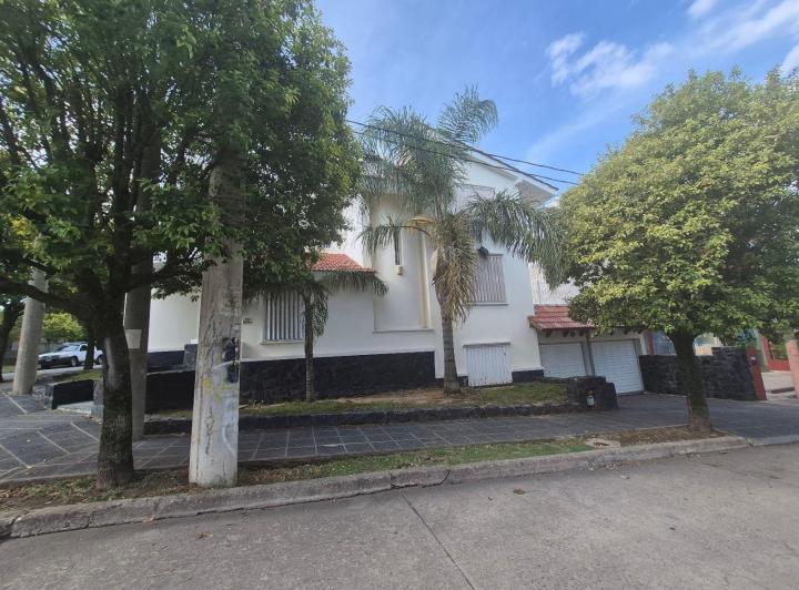 Casa · 322m² · 15 Ambientes