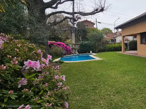 Casa en olivos gran jardin mayormente en planta baja pileta