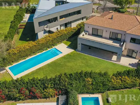 Casa en ayres plaza