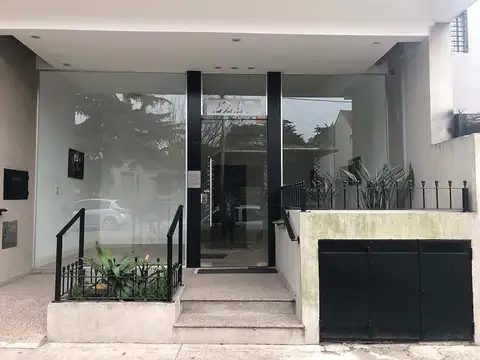 Excelente departamento en venta con cochera
