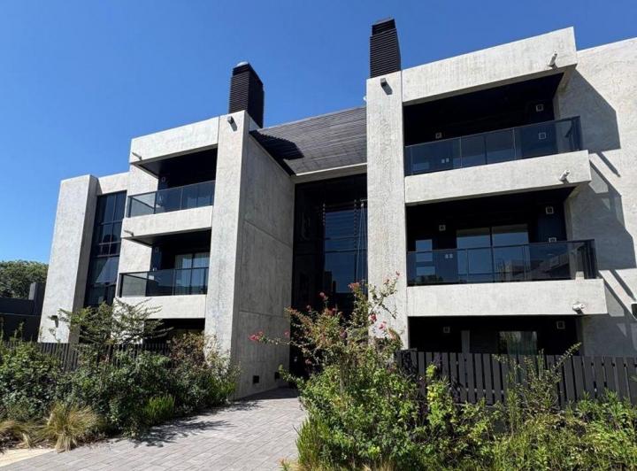 Departamento · 100m² · 4 Ambientes · 1 Cochera