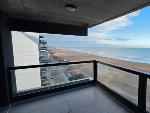 Venta semipiso a estrenar frente al mar. piso 7