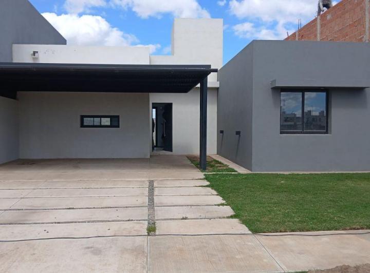 Casa · 125m² · 6 Ambientes · 2 Cocheras