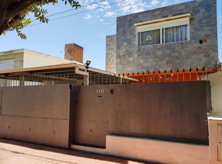 Casa · 230m² · 7 Ambientes · 2 Cocheras