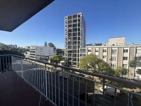 Departamento en venta de 4 ambientes, con cochera en olivos, vicente lopez, gba norte