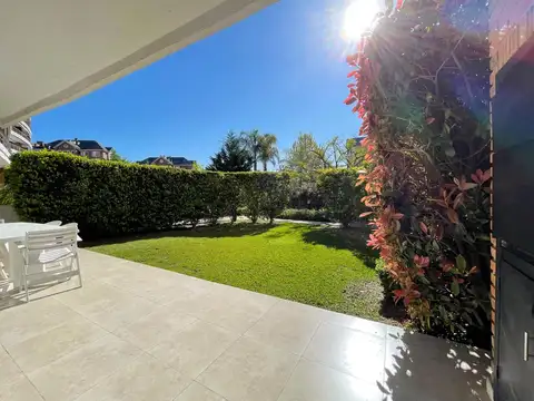 Venta departamento pb con jardin 3 ambientes con dependencia en miradores de la bahia nordelta