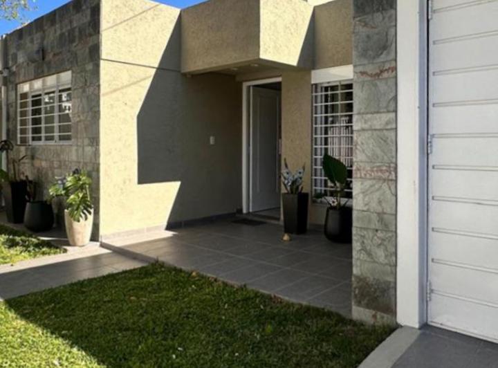 Casa · 106m² · 6 Ambientes · 1 Cochera