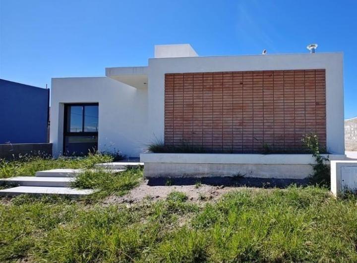 Casa · 71m² · 2 Ambientes · 1 Cochera