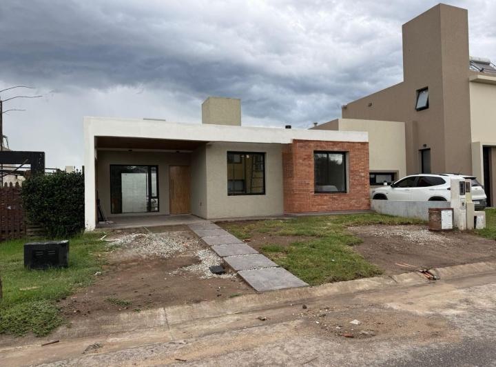 Casa · 150m² · 5 Ambientes · 1 Cochera