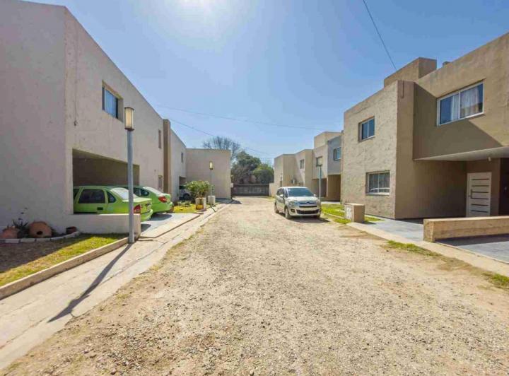 Casa · 148m² · 5 Ambientes · 1 Cochera