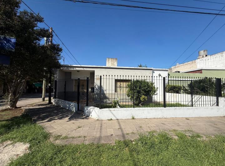 Casa · 140m² · 5 Ambientes · 1 Cochera