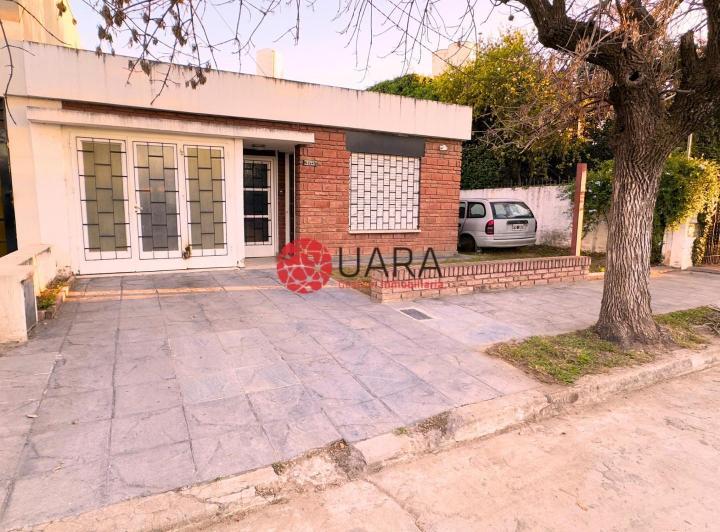 Casa · 121m² · 4 Ambientes · 2 Cocheras