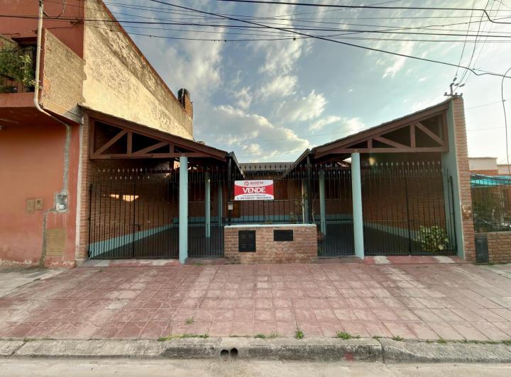 Casa · 88m² · 7 Ambientes · 2 Cocheras