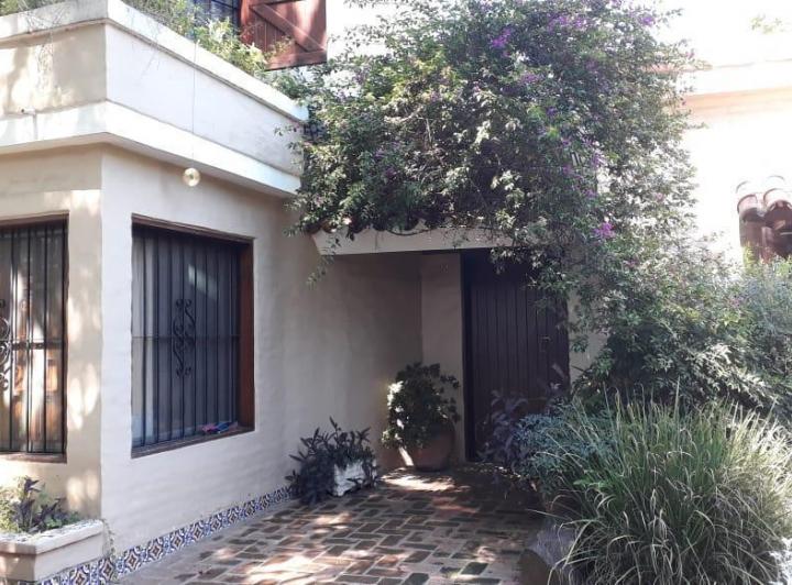 Casa · 725m² · 3 Dormitorios