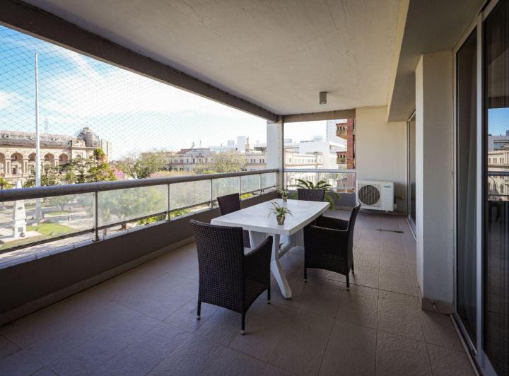 Departamento · 180m² · 7 Ambientes · 1 Cochera