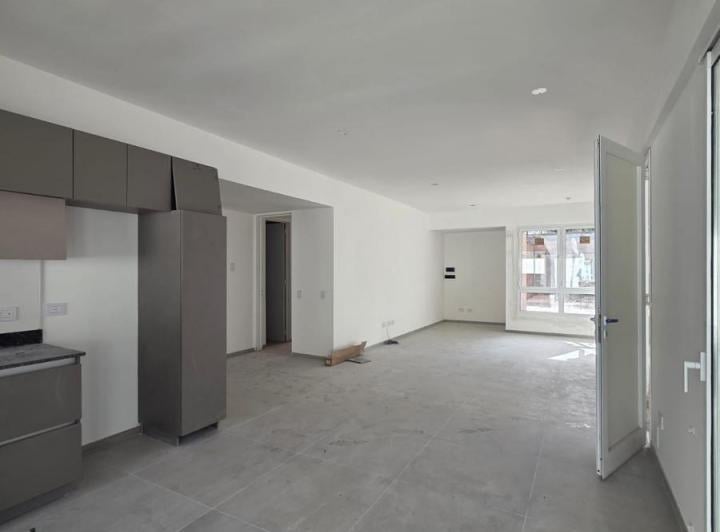 Casa · 260m² · 4 Ambientes · 2 Cocheras