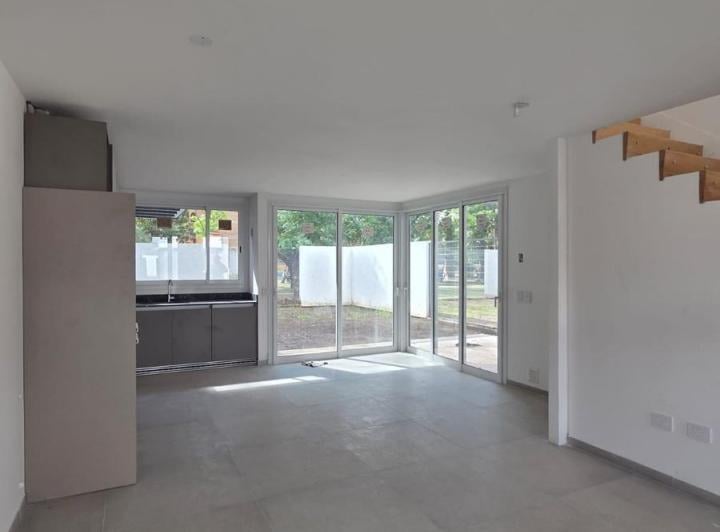 Casa · 165m² · 4 Ambientes · 2 Cocheras