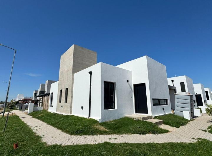 Casa · 95m² · 3 Ambientes · 1 Cochera