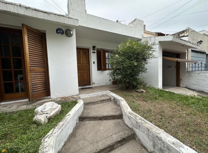 Casa · 177m² · 6 Ambientes · 2 Cocheras