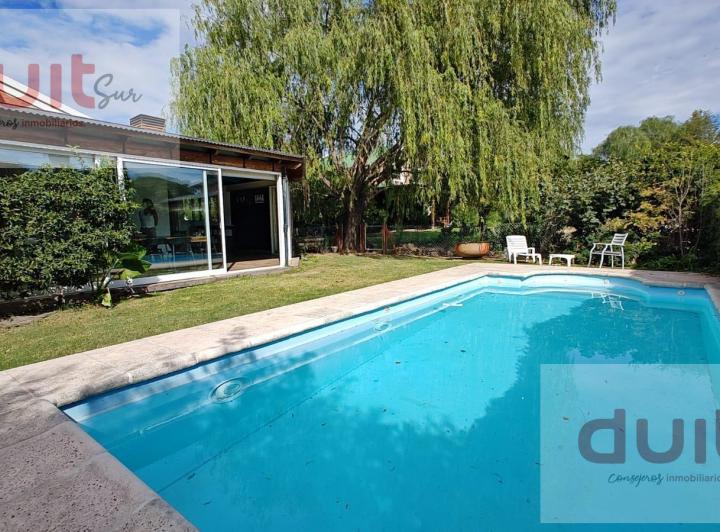 Casa · 350m² · 10 Ambientes · 3 Cocheras