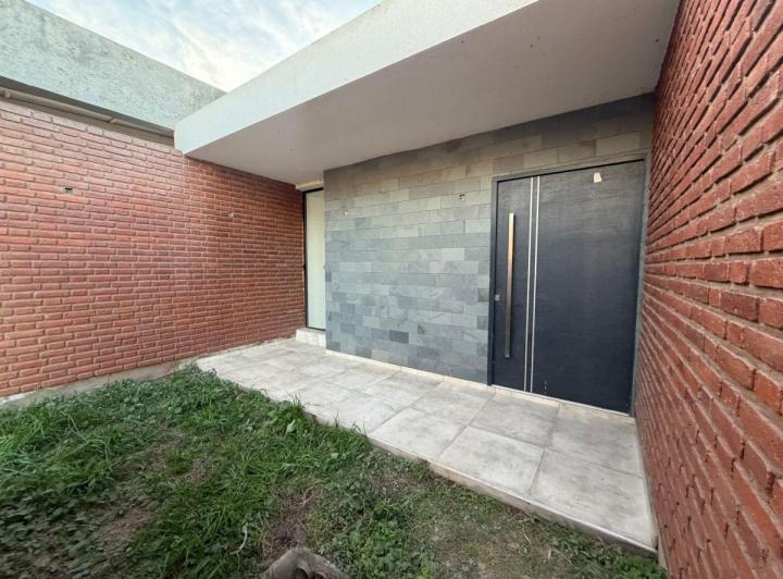Casa · 175m² · 4 Ambientes · 2 Cocheras