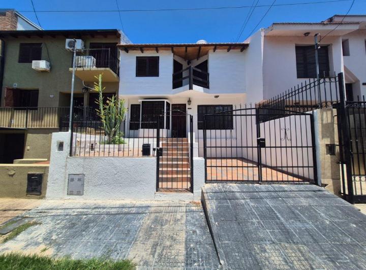 Casa · 178m² · 5 Ambientes · 1 Cochera
