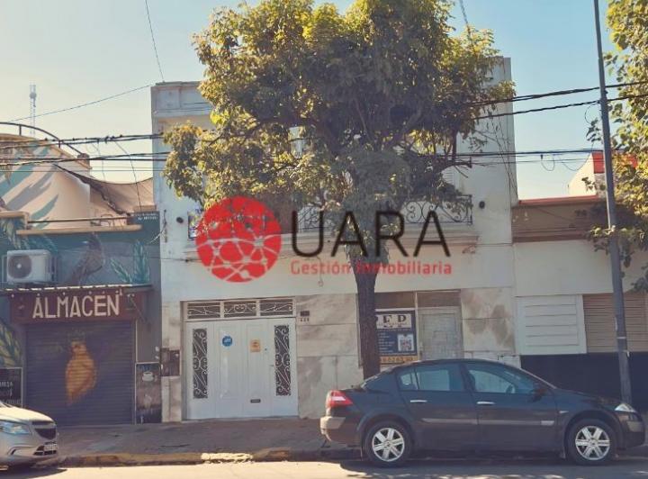 Casa · 180m² · 4 Ambientes · 1 Cochera