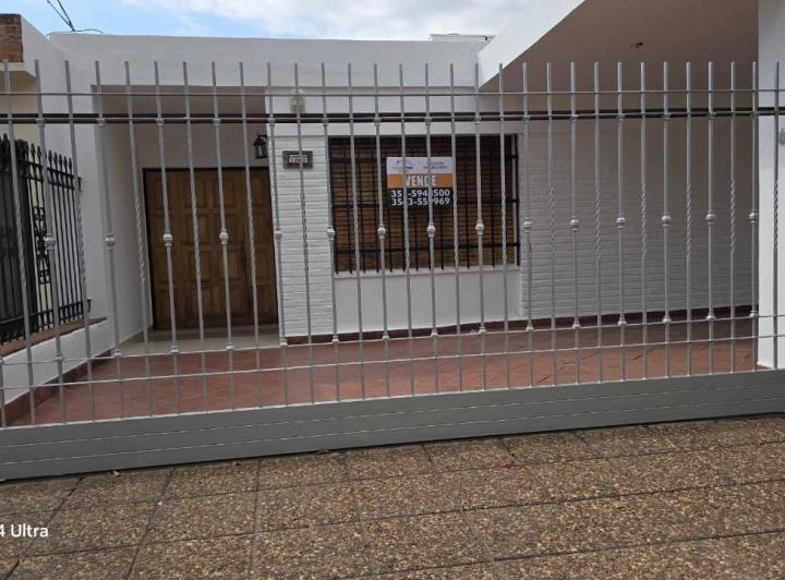 Casa · 121m² · 3 Ambientes · 1 Cochera
