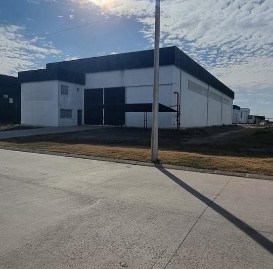 Bodega-Galpón · 1000m² · 2 Ambientes