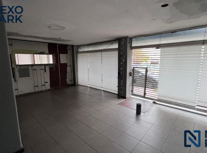 Local comercial · 690m² · 10 Ambientes