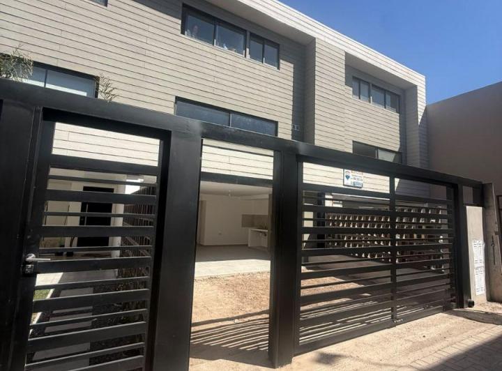 Casa · 108m² · 4 Ambientes · 1 Cochera