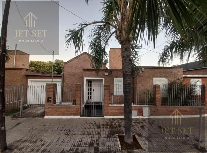 Casa · 62m² · 4 Ambientes · 1 Cochera