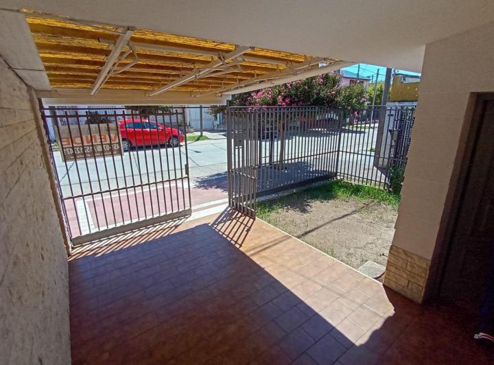 Casa · 272m² · 6 Ambientes · 1 Cochera