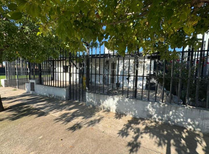 Casa · 150m² · 9 Ambientes · 1 Cochera