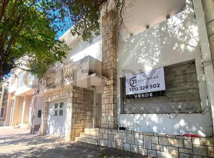 Casa · 350m² · 10 Ambientes · 1 Cochera