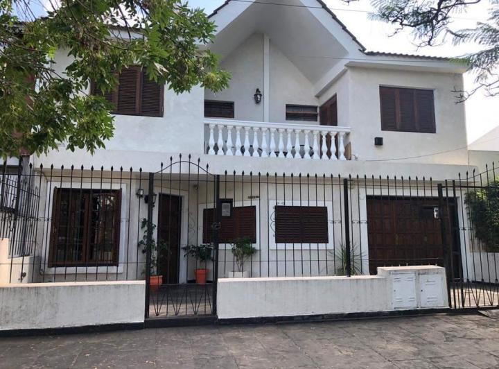 Casa · 288m² · 5 Ambientes · 2 Cocheras