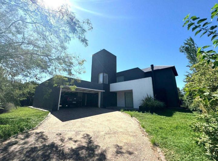 Casa · 348m² · 10 Ambientes