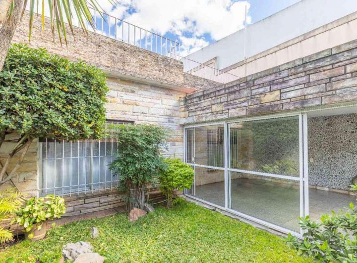 Casa · 131m² · 5 Ambientes · 1 Cochera