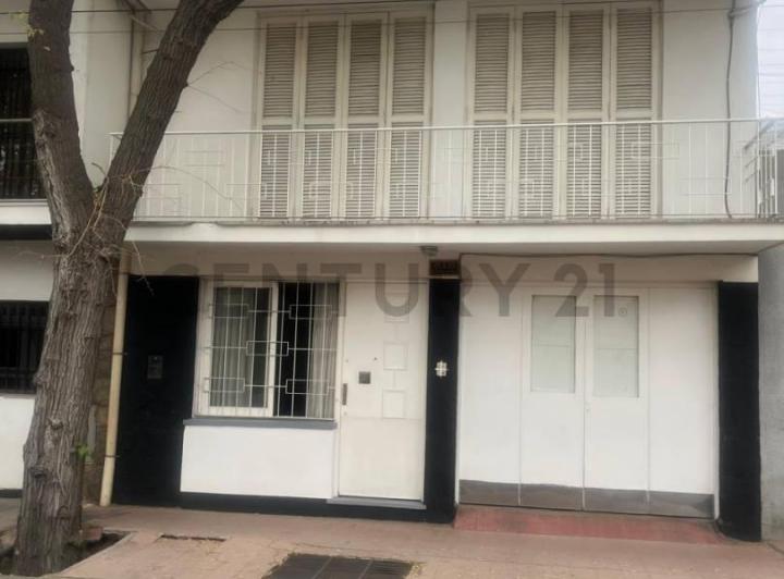 Casa · 130m² · 3 Dormitorios · 1 Cochera