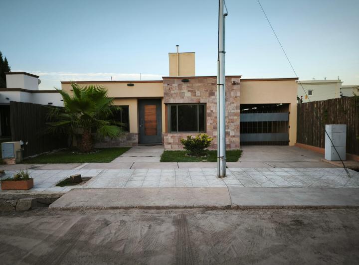Casa · 200m² · 5 Ambientes · 1 Cochera